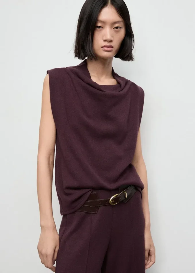 Top mit drapiertem Ausschnitt Top mit drapiertem Ausschnitt