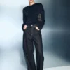 Top mit drapiertem Ausschnitt Top mit drapiertem Ausschnitt