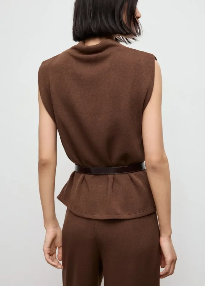 Top mit drapiertem Ausschnitt Top mit drapiertem Ausschnitt