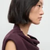 Top mit drapiertem Ausschnitt Top mit drapiertem Ausschnitt