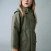 Trenchcoat mit Kapuze Trenchcoat mit Kapuze