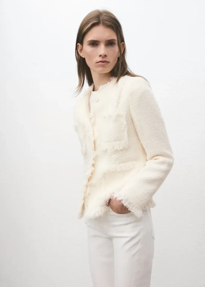 Tweedjacke mit ausgefransten Enden Tweedjacke mit ausgefransten Enden