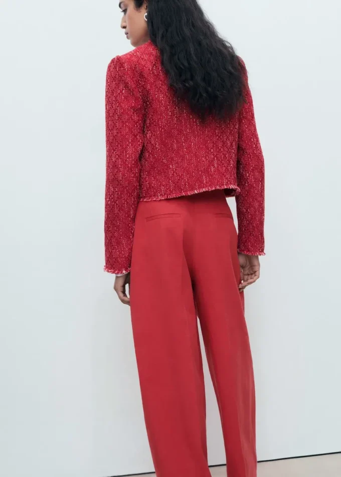 Tweedjacke mit ausgefransten Enden Tweedjacke mit ausgefransten Enden