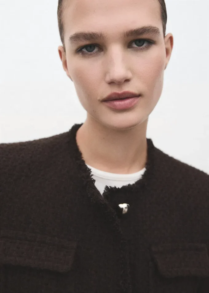 Tweedjacke mit ausgefransten Enden Tweedjacke mit ausgefransten Enden