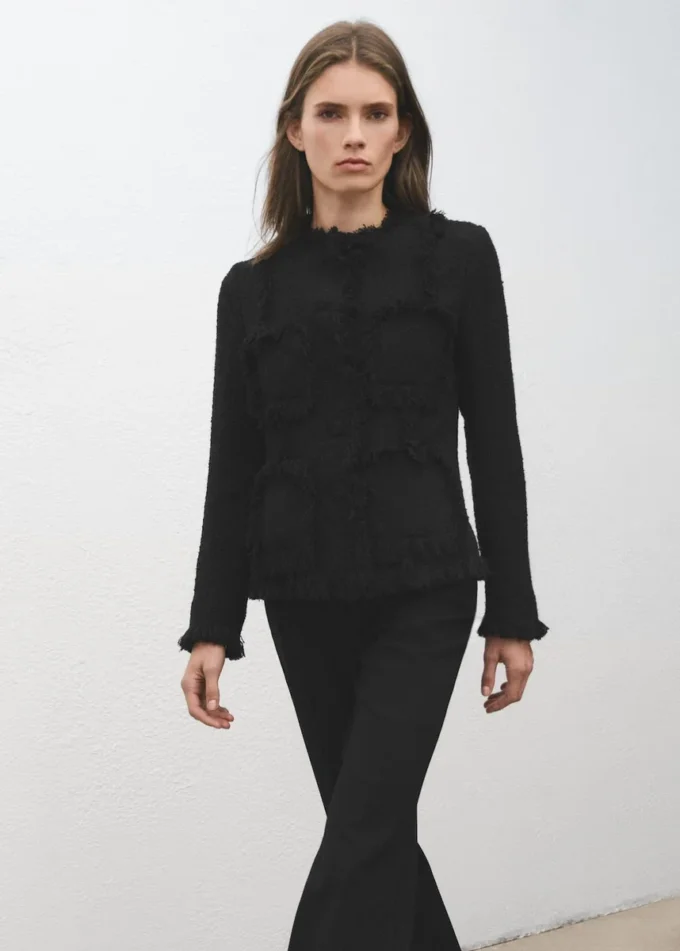 Tweedjacke mit ausgefransten Enden Tweedjacke mit ausgefransten Enden