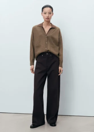 V-Ausschnitt-Strickjacke mit Taschen