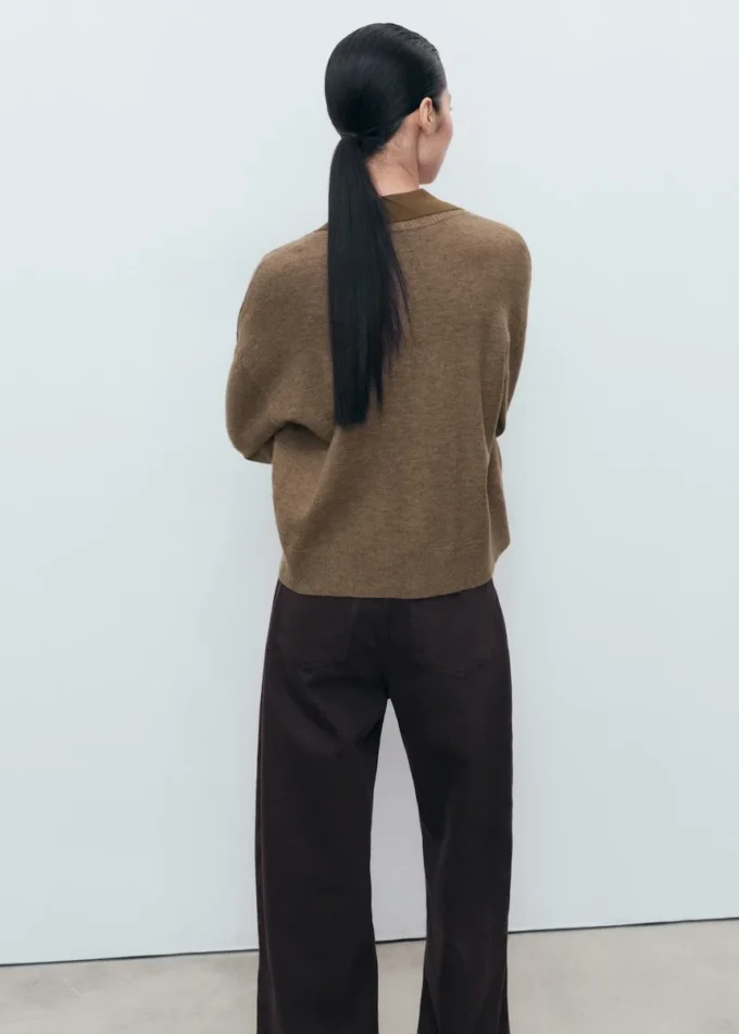 V-Ausschnitt-Strickjacke mit Taschen
