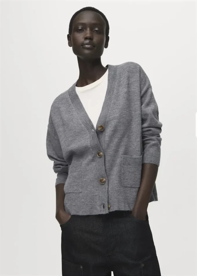 V-Ausschnitt-Strickjacke mit Taschen