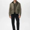 Wasserabweisende Jacke mit Cordkragen Wasserabweisende Jacke mit Cordkragen