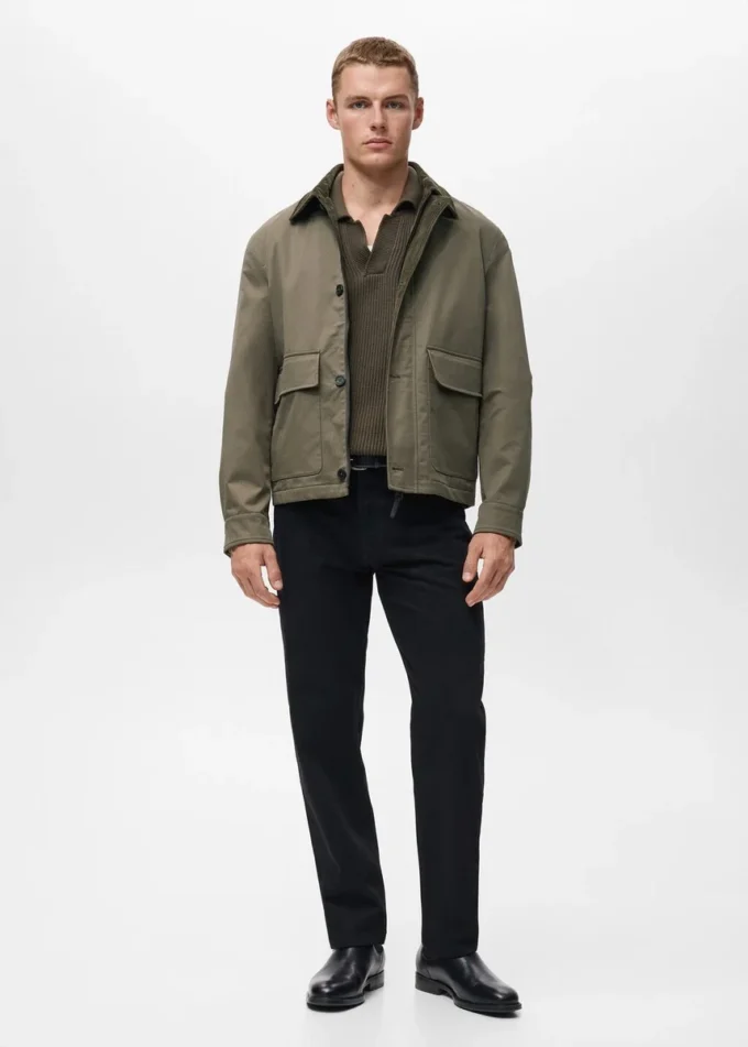 Wasserabweisende Jacke mit Cordkragen Wasserabweisende Jacke mit Cordkragen