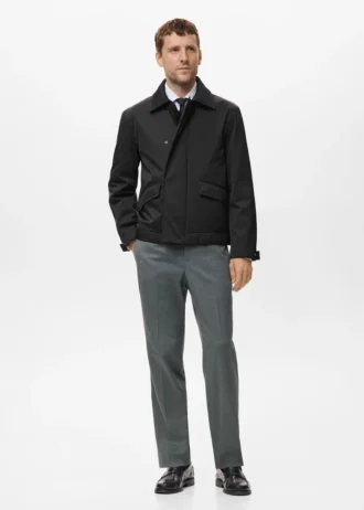 Wasserabweisende Jacke mit Taschen