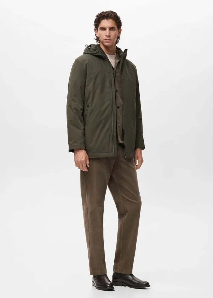 Wasserabweisende Kapuzenjacke im Barn-Stil Wasserabweisende Kapuzenjacke im Barn-Stil
