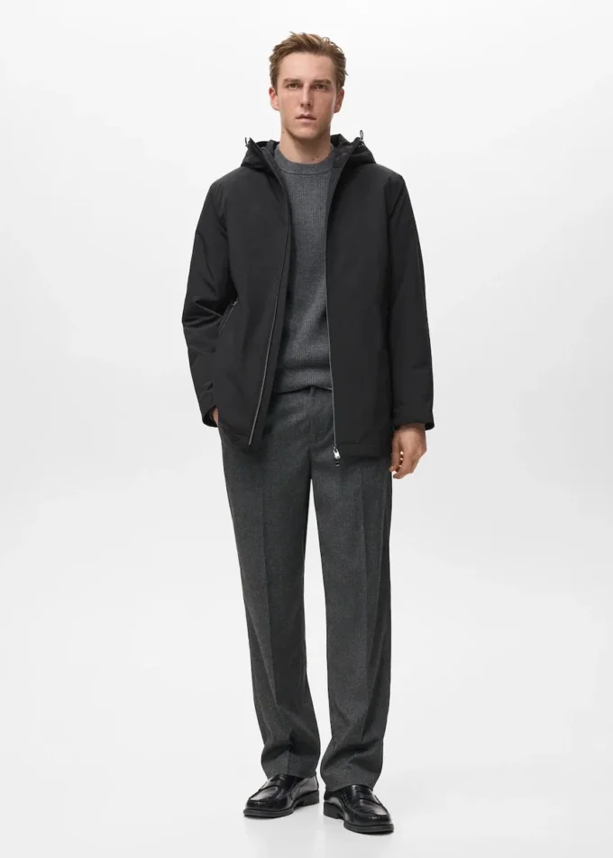 Wasserabweisende Kapuzenjacke im Barn-Stil Wasserabweisende Kapuzenjacke im Barn-Stil