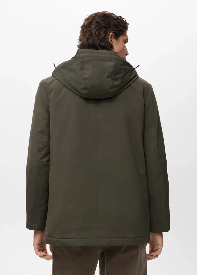 Wasserabweisende Kapuzenjacke im Barn-Stil Wasserabweisende Kapuzenjacke im Barn-Stil