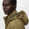 Wasserabweisende Kapuzenjacke im Barn-Stil Wasserabweisende Kapuzenjacke im Barn-Stil