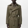 Wasserabweisender Trenchcoat mit Gürtel Wasserabweisender Trenchcoat mit Gürtel