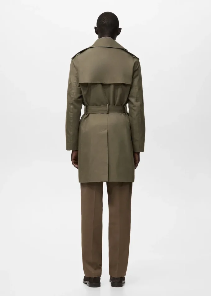 Wasserabweisender Trenchcoat mit Gürtel Wasserabweisender Trenchcoat mit Gürtel