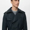 Wasserabweisender Trenchcoat mit Gürtel Wasserabweisender Trenchcoat mit Gürtel