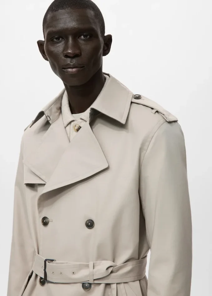 Wasserabweisender Trenchcoat mit Gürtel Wasserabweisender Trenchcoat mit Gürtel