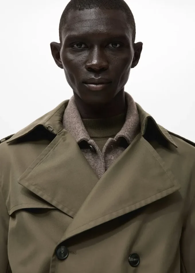 Wasserabweisender Trenchcoat mit Gürtel Wasserabweisender Trenchcoat mit Gürtel
