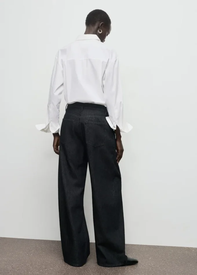Weite Denimhose mit Falten