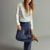 Weite Jeans mit Blumendetail Weite Jeans mit Blumendetail
