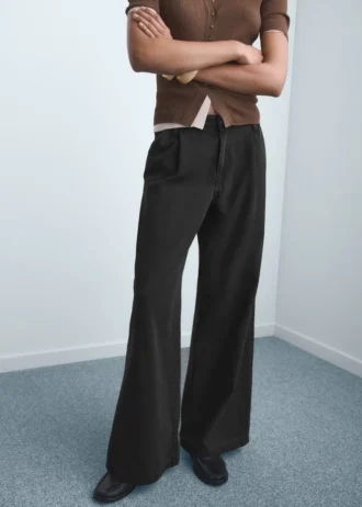 Weite Jeans mit Falten