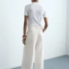 Weite Jeans mit Falten