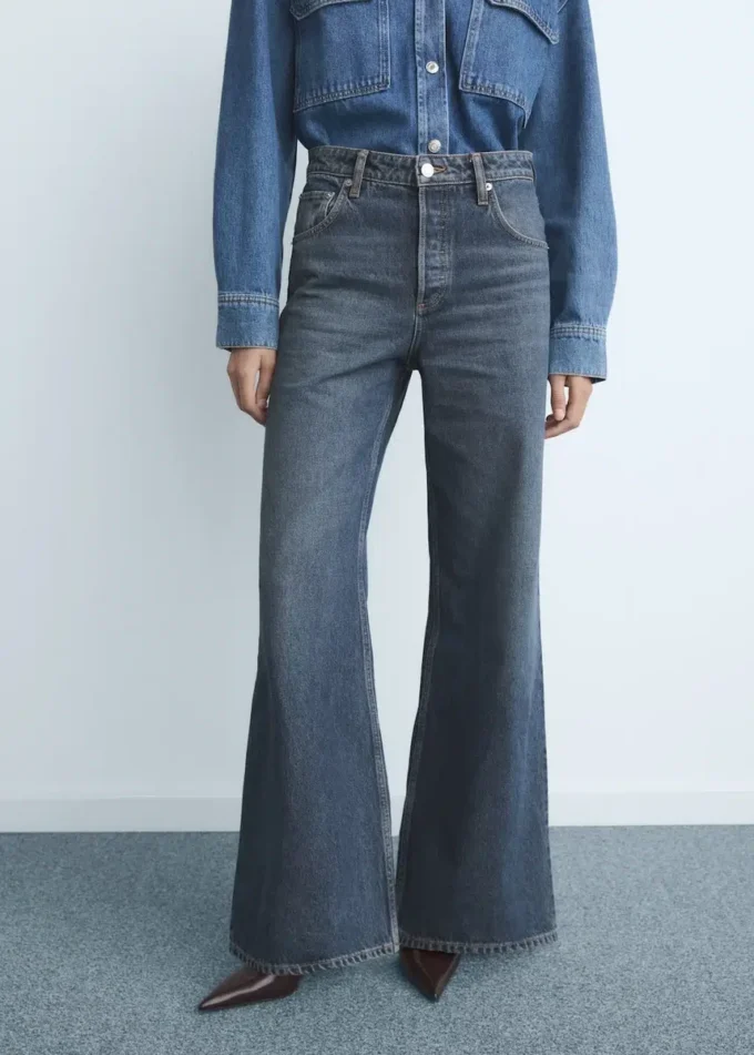 Weite Jeans mit Knöpfen