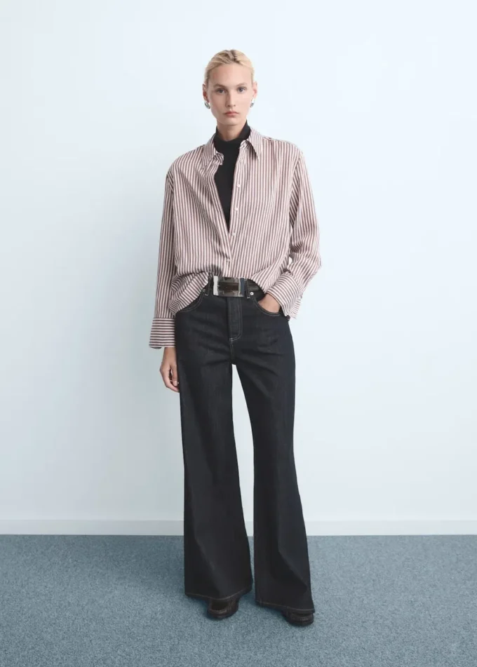 Weite Jeans mit Knöpfen
