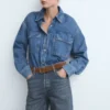 Weite Jeans mit Knöpfen