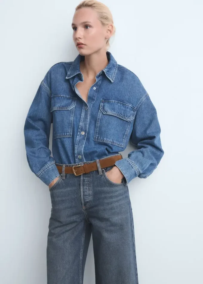 Weite Jeans mit Knöpfen