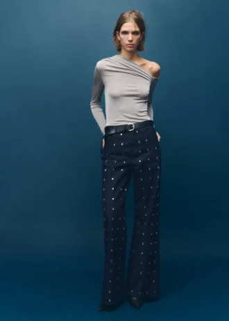 Weite Jeans mit Kristallen