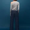 Weite Jeans mit Kristallen