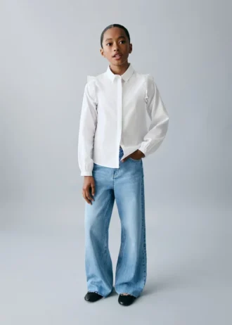 Weite Jeans mit leicht ausgefranstem Saum
