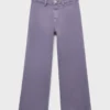 Weite Jeans mit leicht ausgefranstem Saum Weite Jeans mit leicht ausgefranstem Saum