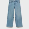Weite Jeans mit leicht ausgefranstem Saum Weite Jeans mit leicht ausgefranstem Saum