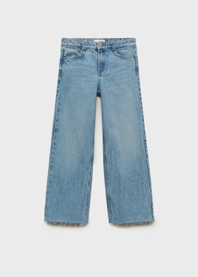 Weite Jeans mit leicht ausgefranstem Saum Weite Jeans mit leicht ausgefranstem Saum