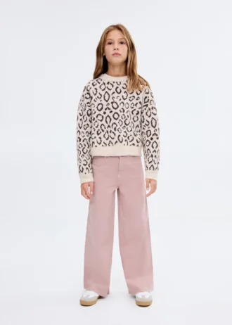 Weite Jeans mit leicht ausgefranstem Saum