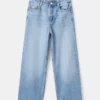 Weite Jeans mit leicht ausgefranstem Saum Weite Jeans mit leicht ausgefranstem Saum