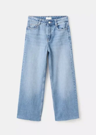 Weite Jeans mit leicht ausgefranstem Saum