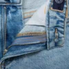 Weite Jeans mit leicht ausgefranstem Saum Weite Jeans mit leicht ausgefranstem Saum