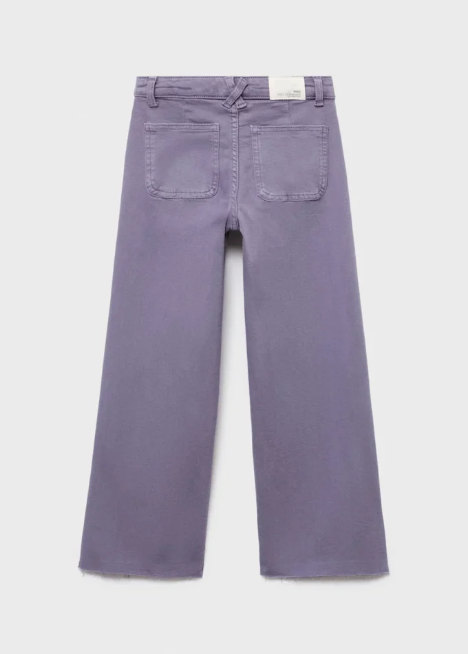 Weite Jeans mit leicht ausgefranstem Saum Weite Jeans mit leicht ausgefranstem Saum