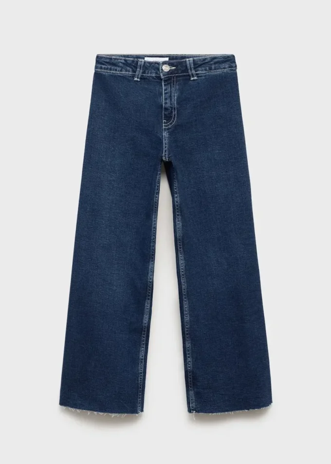 Weite Jeans mit leicht ausgefranstem Saum Weite Jeans mit leicht ausgefranstem Saum