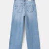 Weite Jeans mit leicht ausgefranstem Saum Weite Jeans mit leicht ausgefranstem Saum