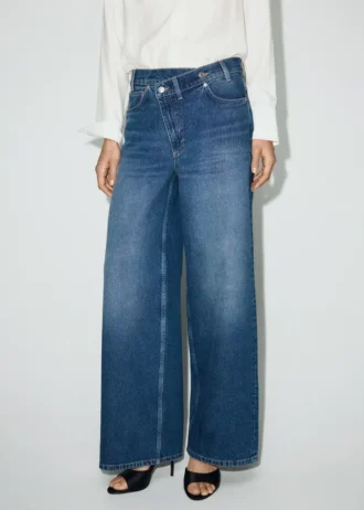 Weite Jeans mit mittlerer Leibhöhe und überkreuztem Bund