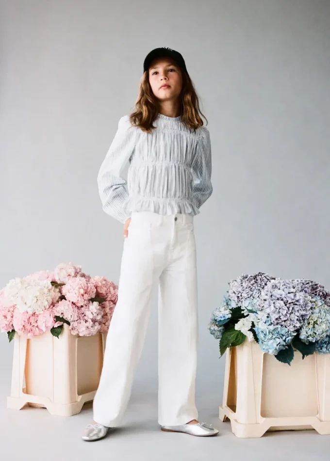 Weite Jeans mit Nahtdetails Weite Jeans mit Nahtdetails