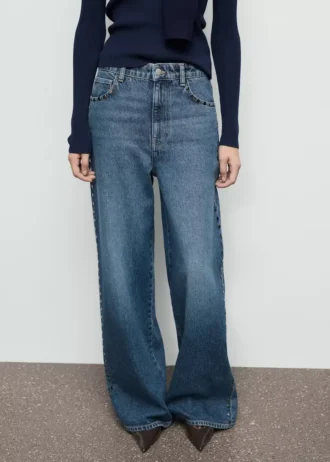 Weite Jeans mit Nieten