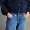 Weite Jeans mit Nieten Weite Jeans mit Nieten