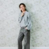 Weite Jeans mit Strasssteinen Weite Jeans mit Strasssteinen